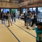 最近は字を教えることより、礼儀作法の方がやかましくなりました
