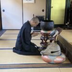 世の中がニセモノに見えてきたら、少しは仏道を歩んだことになるよ